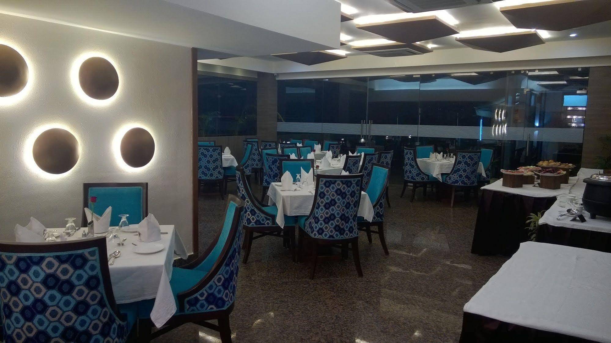Hotel Seven Hills Tower Agra (Uttar Pradesh)