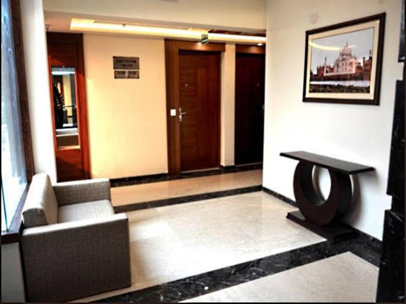 Seven Hills Tower 3*
